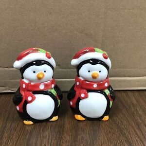 Burton and Burton Christmas, penguin salt and pepper shakers